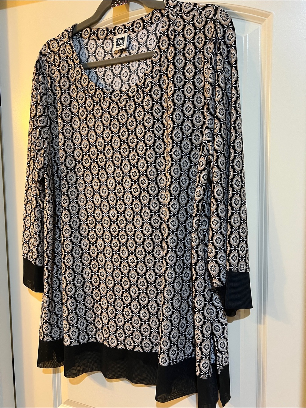 Anne Klein Black and White Geometric Long Sleeve Tunic